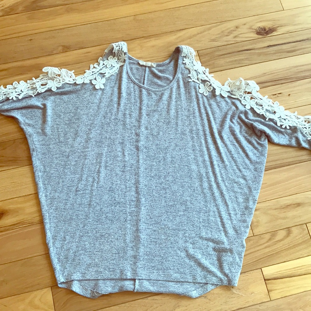 Women’s Quarter Sleeve Top